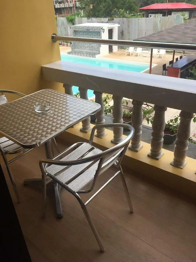 פנגלאו Cherrys @ Home Too Inland Resort הפיליפינים